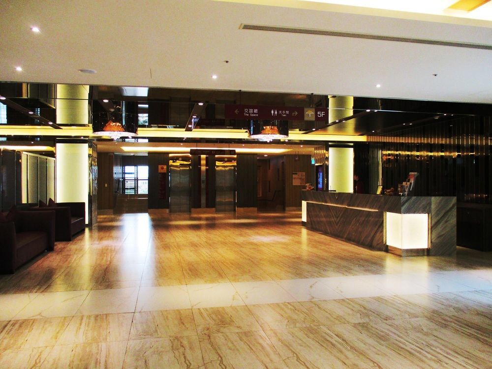 龟山乡 福容大饭店桃园机场捷运a8酒店 外观 照片 The lobby of the hotel